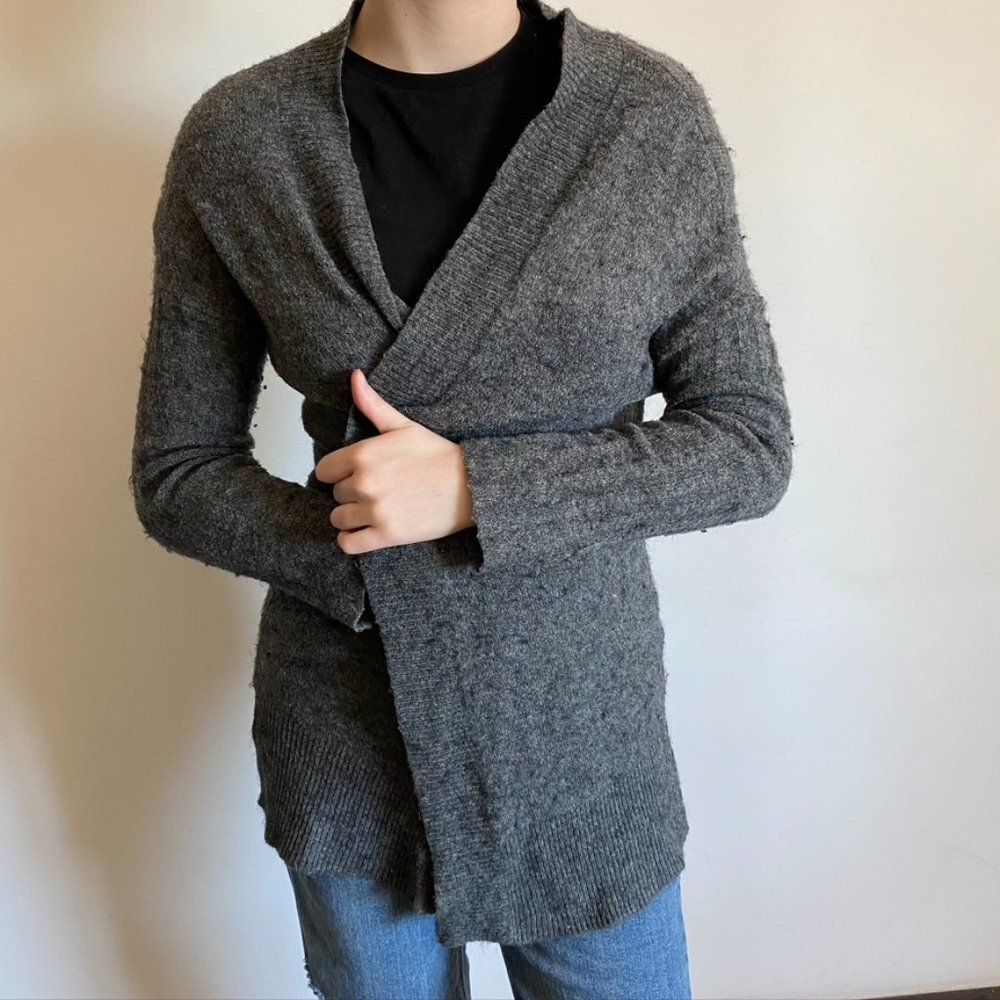 Long sweater, super chic!